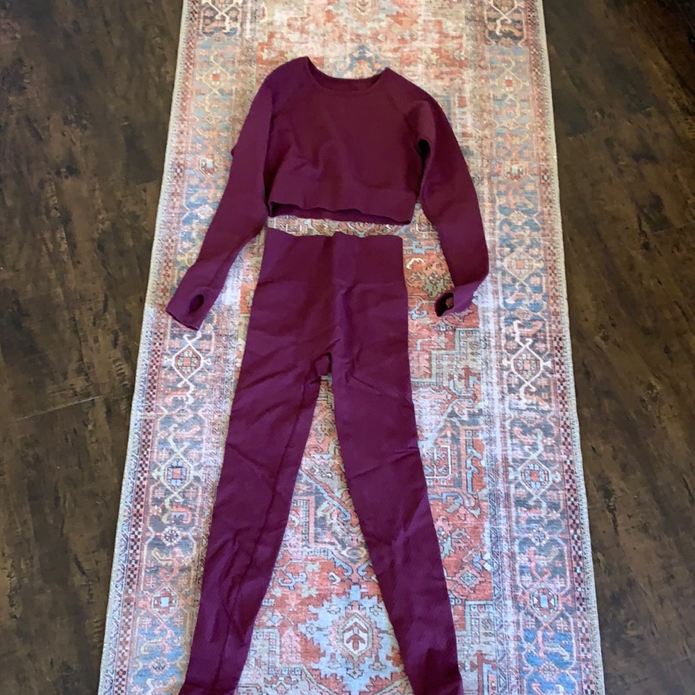 Balance Athletica quartz energy long sleeve crop and leggings - retails $125